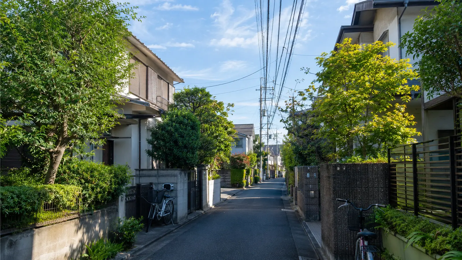 杉並区の緑が多い住宅街と戸建て住宅